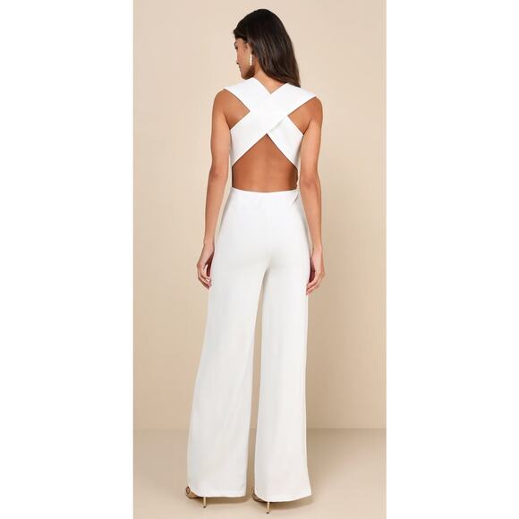 Lulus NWOT White Backless Jumpsuit Wide Leg V-Neck Cocktail Party Vacay M - Picture 2 of 10